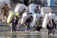 نوجوانان پسر از 13 سالگی وارد حرفه «کول‌بری» می‌شوند