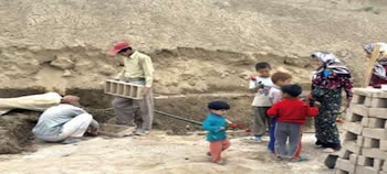 رقابت دردناک کارگران محروم در حاشیه شهرها/ کودکانی که در کوره پزخانه‌ها متولد می‌شوند!