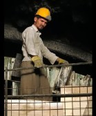 سقوط بالابر بر سر کارگر ۱۶ ساله