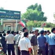 اعتصاب کارگران نیشکر هفت تپه وارد دومین هفته خود شد